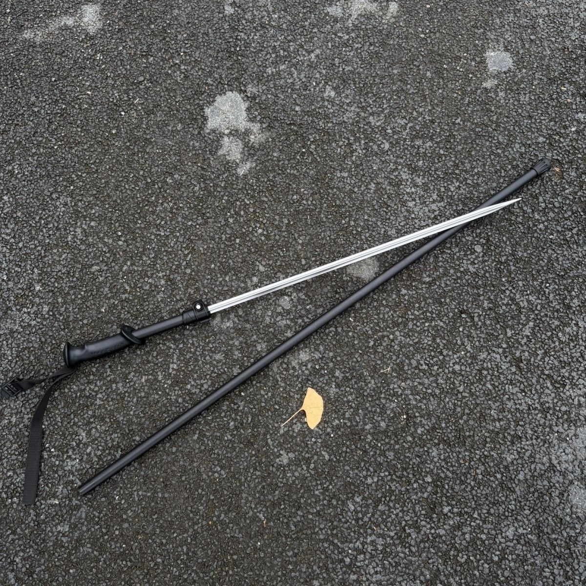 High manganese steel outdoor hiking pole for self-defense hiking without sharpening