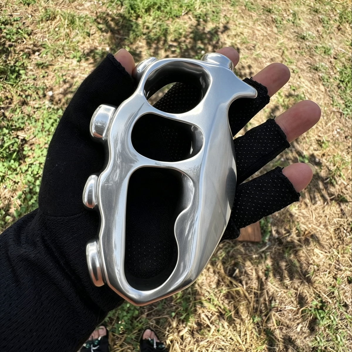 CNC-gefräste Totenkopf-Knöchel aus massivem Messing