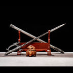 Longquan city sword high chromium steel broken military mace can be reversed to break armor cone vehicle outdoor self-defense cold weapon unsharpened