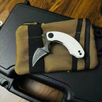 EDC Tragen eines Klappmessers Karambit Verteidigung
